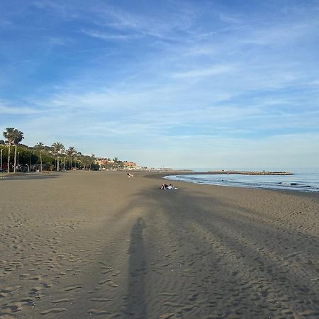 Apartamento Maui Beach En El Palo Malaga Luaran gambar