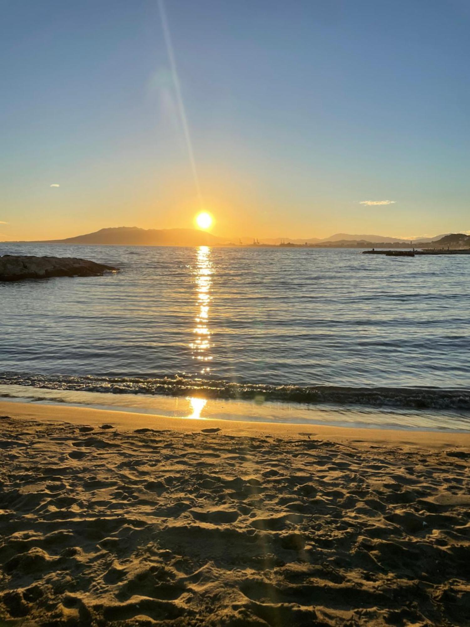 Apartamento Maui Beach En El Palo Malaga Luaran gambar